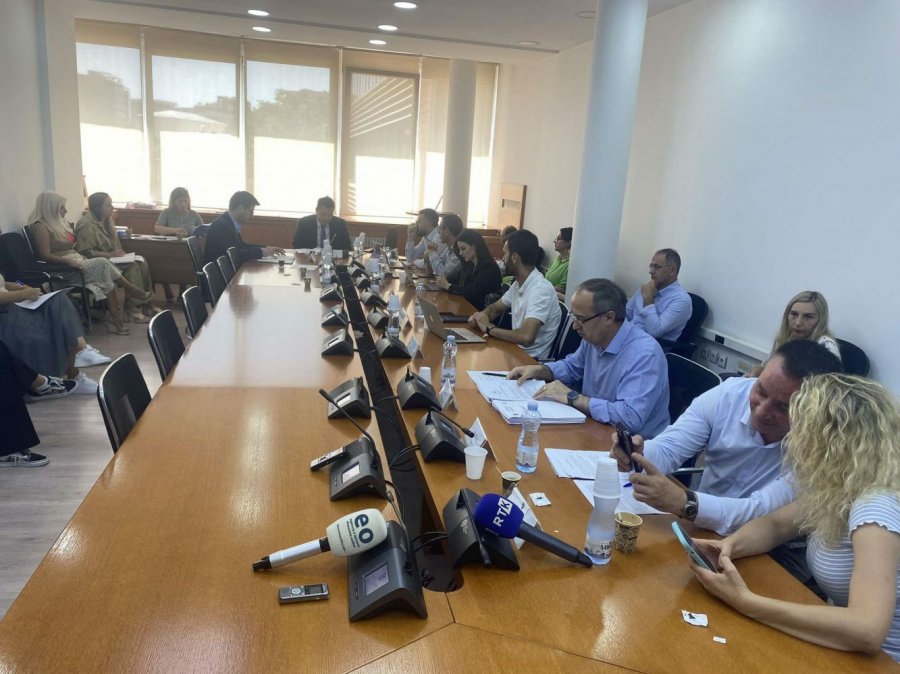 Komisioni për Buxhet ratifikon dy marrëveshje ndërkombëtare në vlerë mbi 100 milionë euro
