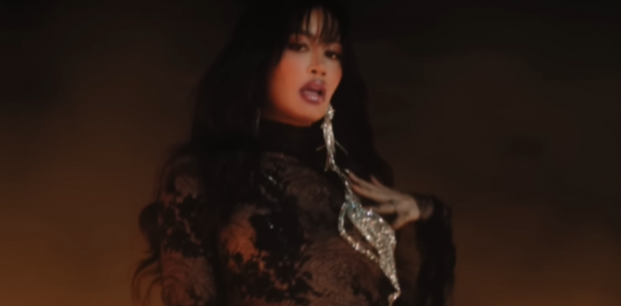 Dafina Zeqiri publikon këngën e re “A të ka mungu”