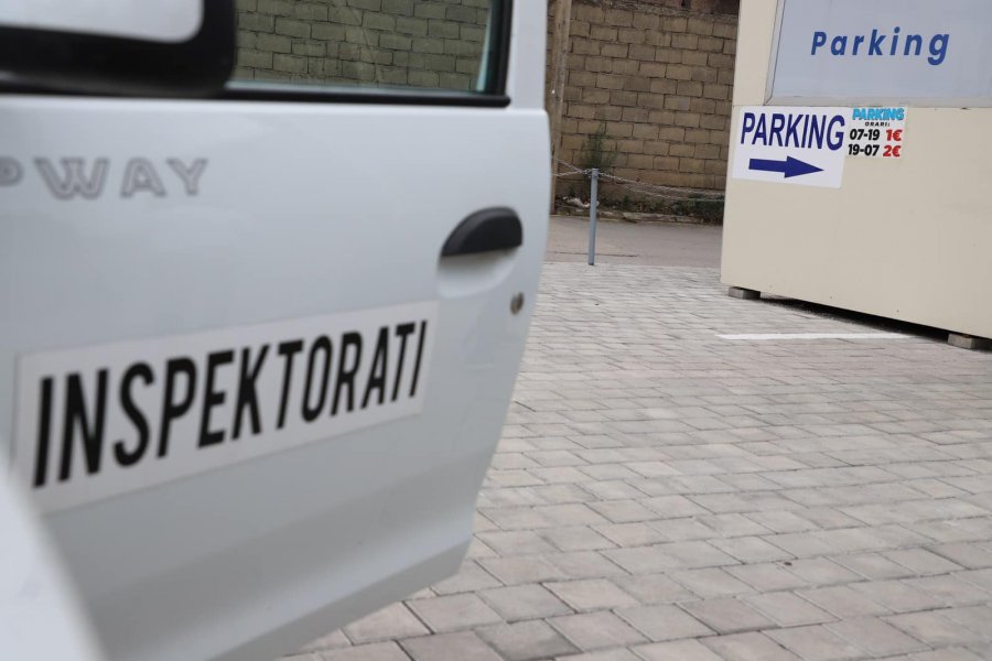 Inspektorati i Vushtrrisë në terren, ka ankesa nga bashkatdhetarët për ngritjen e çmimit të parkingjeve