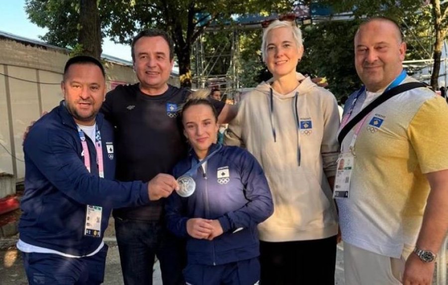 Kurti takohet me Distrinë: Ne e dëshmuam, por ajo e bëri historinë