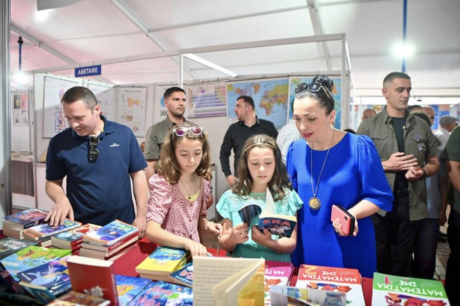 Osmani: Nuk ka teknologji që mund të zëvendësojë ndjesinë që i jep shpirtit leximi i librit