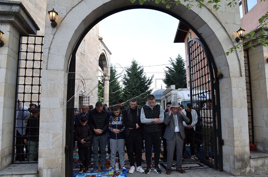 Konjufca uron besimtarët myslimanë: Kurban Bajrami sjellë sakrificë dhe solidaritet