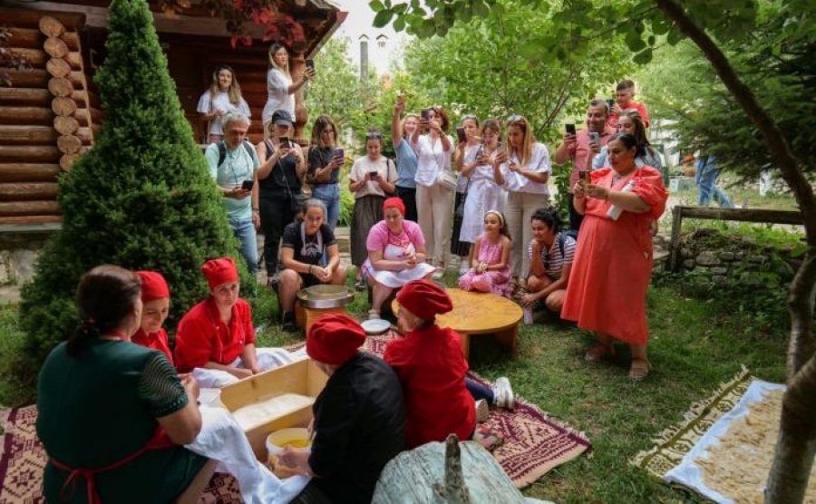 Kumbaro: Tur folklorik dhe kulinar në nxitje të agroturizmit