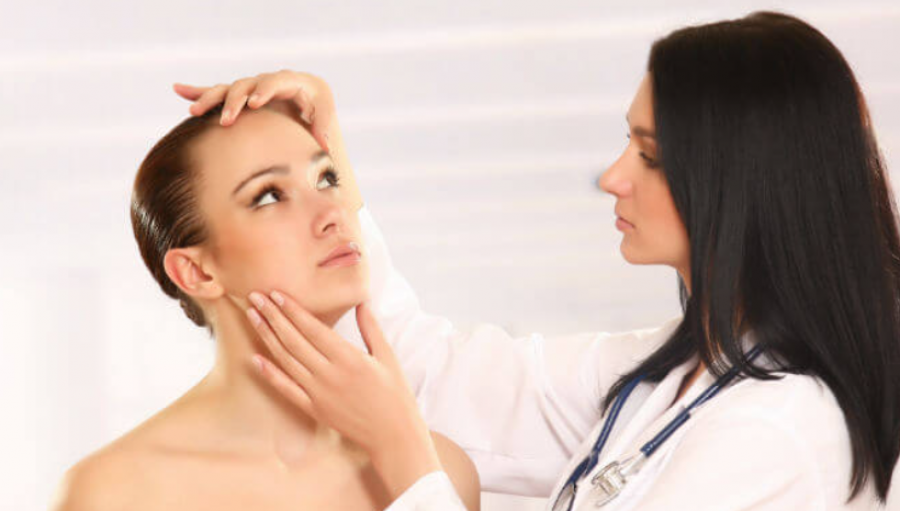 Dermatologu paralajmëron për shenja në lëkurë që tregojnë gjendje të rënda shëndetësore