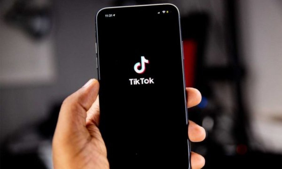 Studimi  TikTok dhe Instagram dëmtojnë trurin