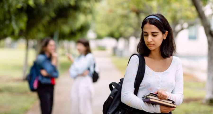 Çfarë i bën adoleshentët e sotëm kaq pesimistë për të ardhmen?