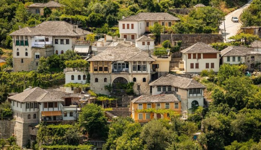 “Voyages et Tourisme”: Shqipëria destinacioni i mrekullueshëm që ndërthur historinë me natyrën