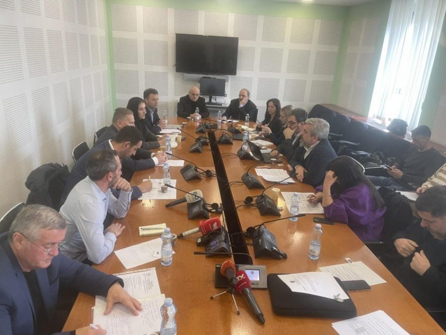 Shëndeti fizik i fëmijëve në Kosovë – situata kritike, kërkohet shtim i orëve të edukatës fizike