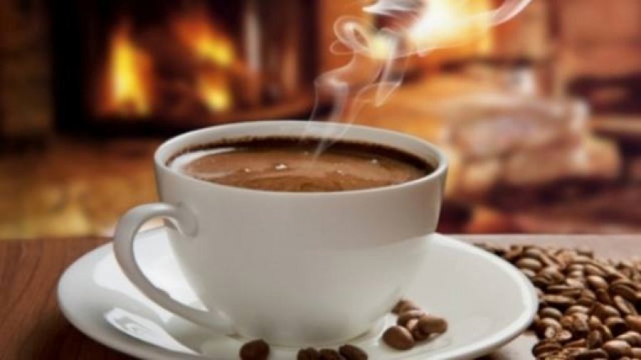 Pse kafenë e mëngjesit duhet ta bëni në shtëpi?