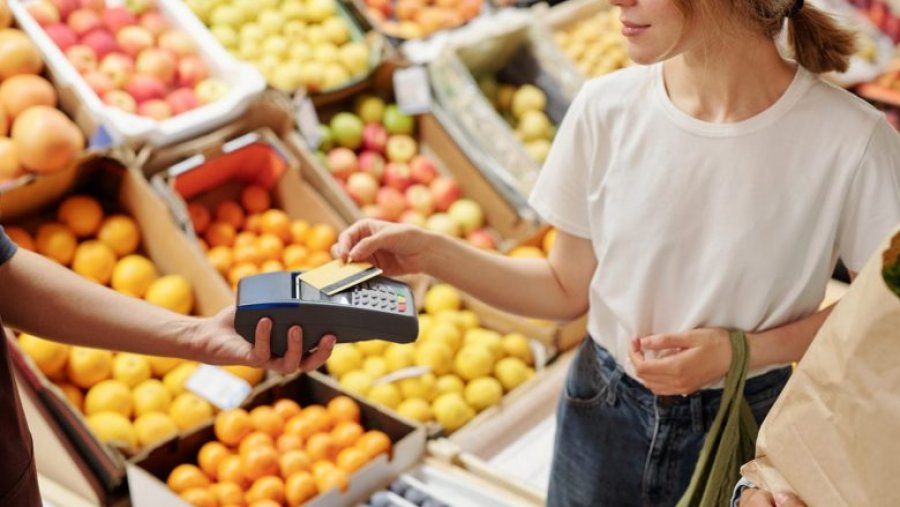 Cilat ushqime kanë më shumë vitaminë C?