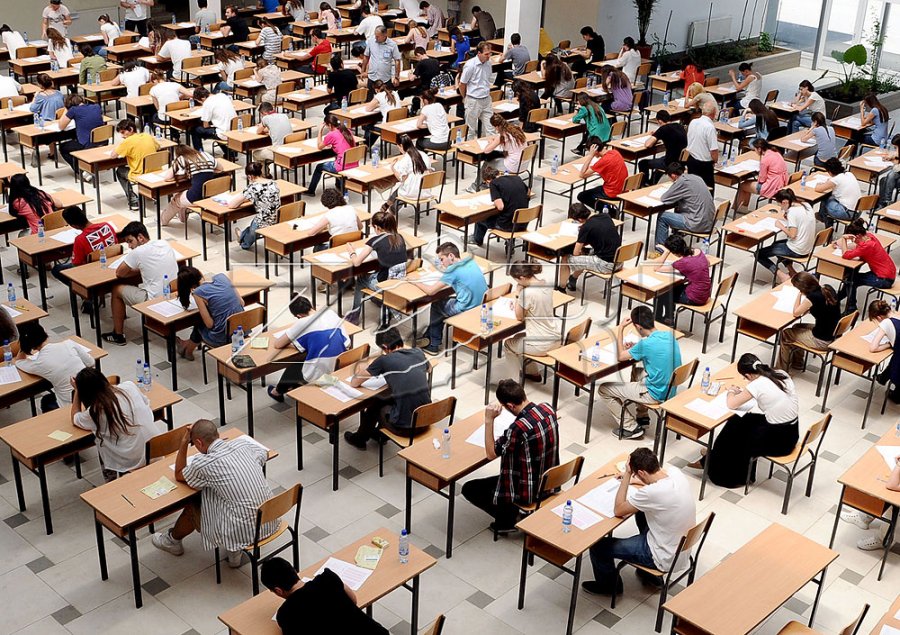 Nga tani maturantët mund të paraqesin online testin e Maturës edhe nga e-Kosova