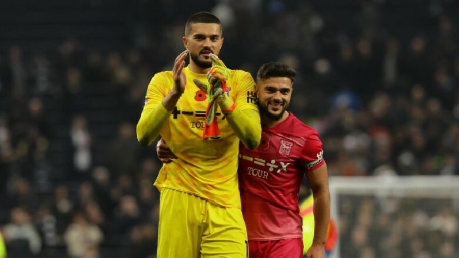 Ipswich Town merr fitoren e parë të sezonit ndaj Tottenhamit, Aro Muriç shpallet më i miri i ndeshjes
