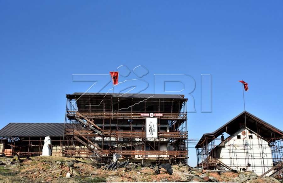 Ministri Çeku tregon kur përfundojnë punimet në Kompleksin Memorial “Adem Jashari”