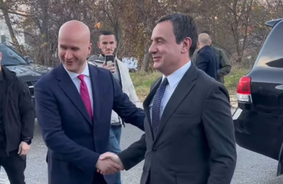 Kurti merr pjesë në përurimin e Bibliotekës së Qytetit të Shtimes