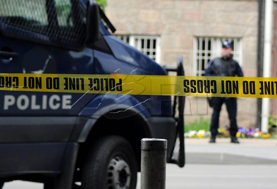 Polici në Prishtinë dyshohet se plagosi aksidentalisht nënën e tij