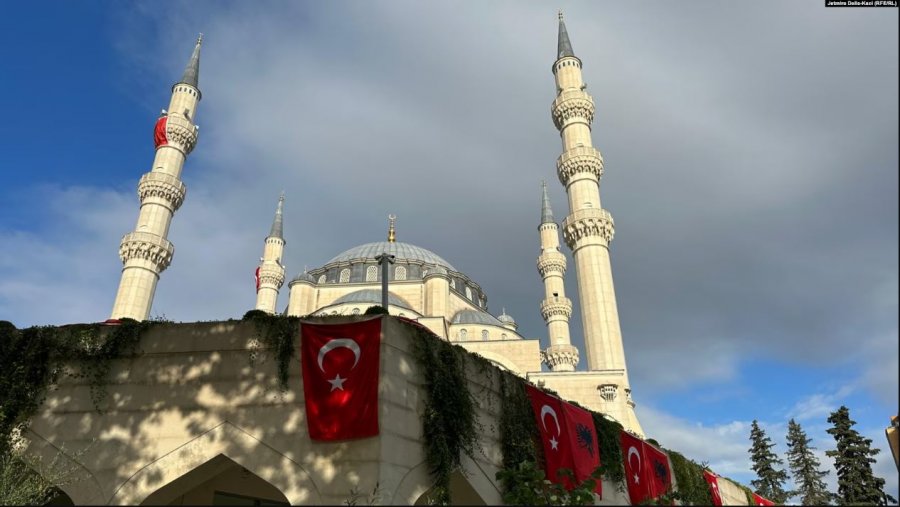 Me bekimin e Erdoganit, Tirana bëhet gati për hapjen e Xhamisë së Namazgjasë