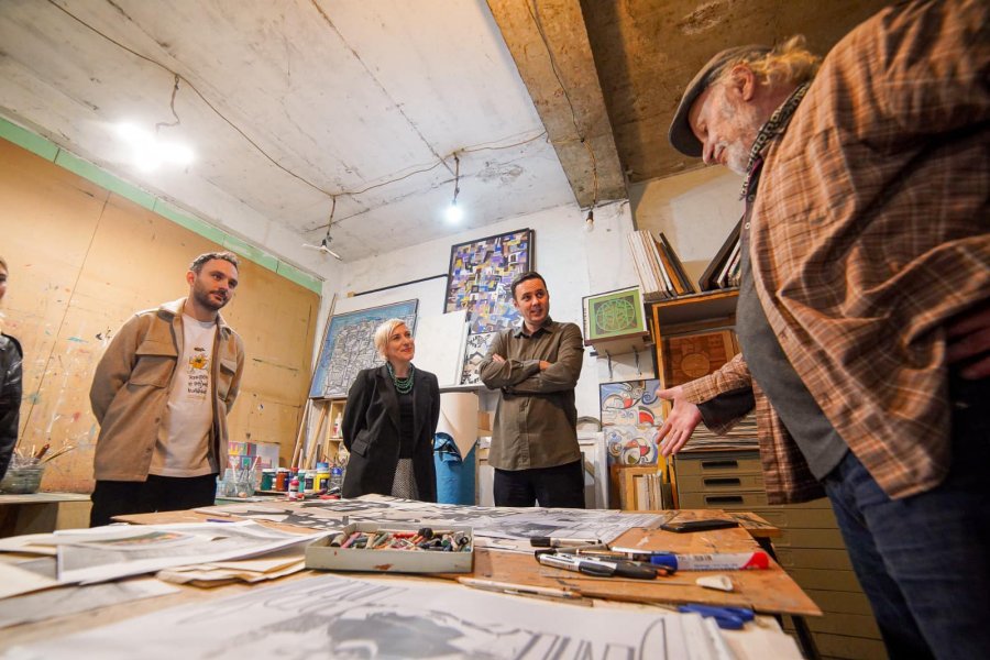 Abdixhiku takohet me artistë: Fuqia e artit të krijuesve tanë shkon përtej atelieve përplot ëndrra që kanë