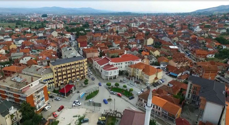 Kamberi: Situata e shqiptarëve të Luginës duhet të jetë pjesë e dialogut në Bruksel