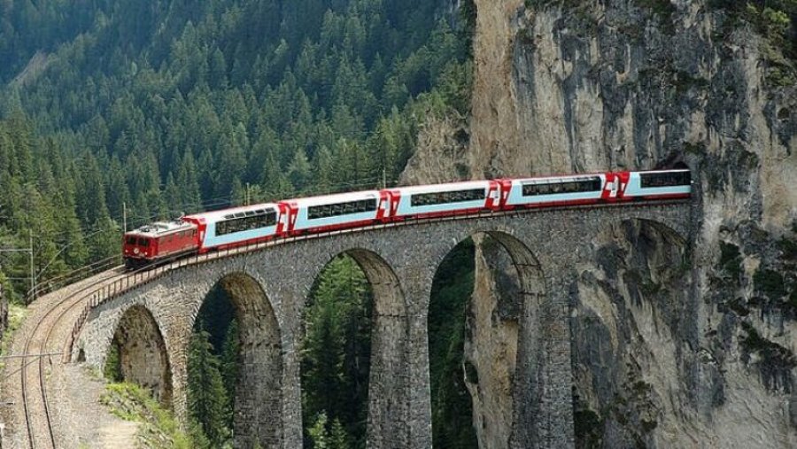 Treni më i ngadaltë ekspres në botë, përshkruan 300 kilometra për mbi tetë orë