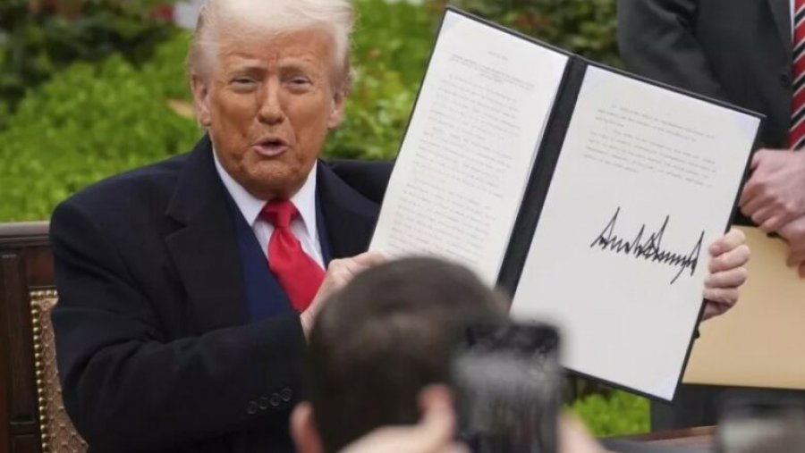 Trumpi u vendos tarifa ishujve të banuar vetëm nga pinguinët