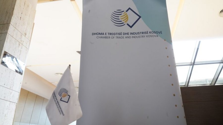Kosova përballet me tarifë prej 10% nga SHBA-ja, Dhoma e Tregtisë thotë se do ta rëndojë ekonominë tonë