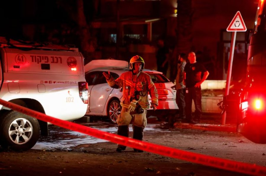 Hamasi sulmon Izraelin me breshëri raketash