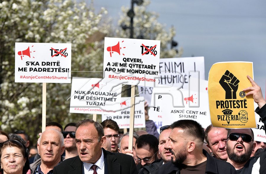 Sot pritet të merret vendimi për rritjen e çmimit të rrymës, protestë në Prishtinë