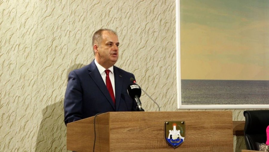 Nimanbegu akuza ndaj Spajiqit: Po bënë hapa marramendës, përshpejtoi investitorin