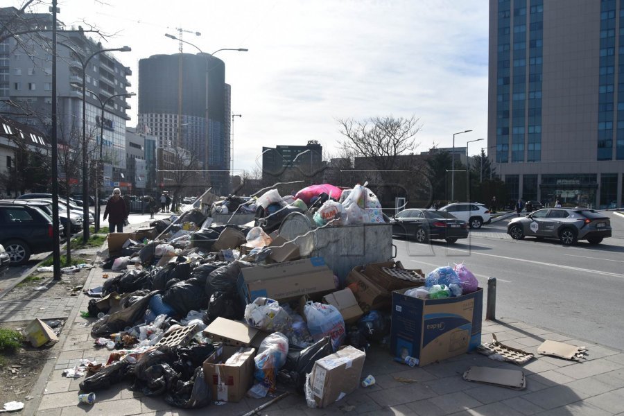 Rama për menaxhimin e mbeturinave: Vetëm pasi kemi angazhuar kompanitë private janë larguar mbeturinat