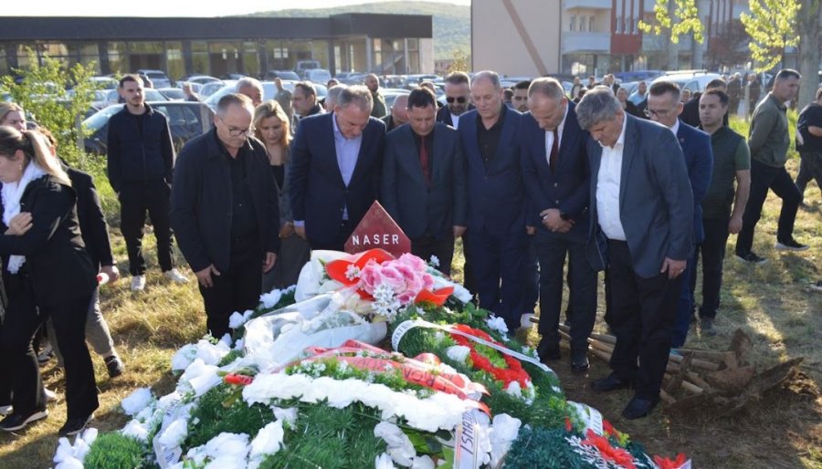 Me nderime të larta varroset komandant “Ftyra”