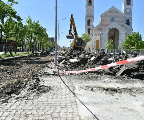 Dëmtohet gypi i ujësjellësit në sheshin “Xhorxh Bush”, ndërpritet furnizimi me ujë