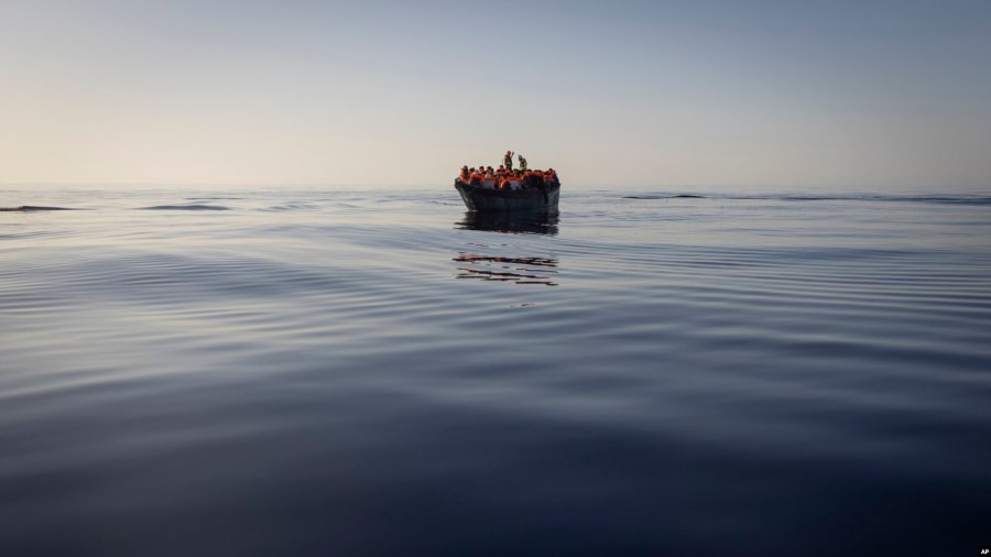 Të paktën 68 të vdekur pas fundosjes së anijes me migrantë në Jemen