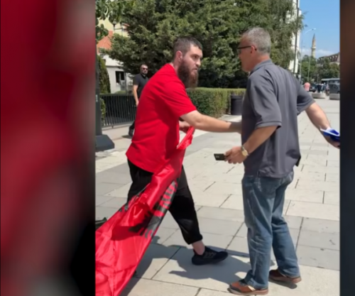 Shoqërohet në Polici qytetari nga Shqipëria, që përdhosi flamurin e Kosovës në shesh