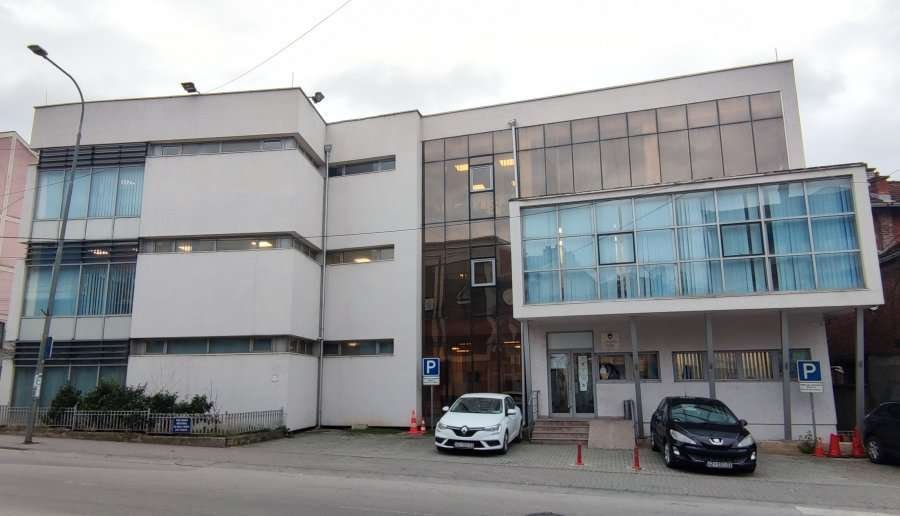Dyshohen se detyruan të shesë pronën e gjysmë milioni € për 250 mijë euro, Prokuroria kërkon paraburgim për Nexhmi Krasniqin dhe të tjerët