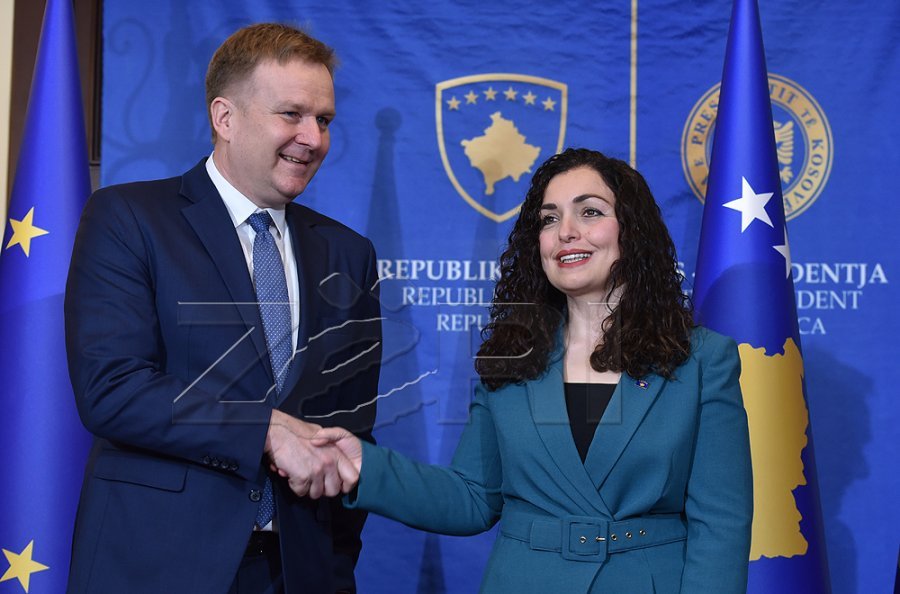 Osmani sot pret në takim emisarin e BE-së për dialog