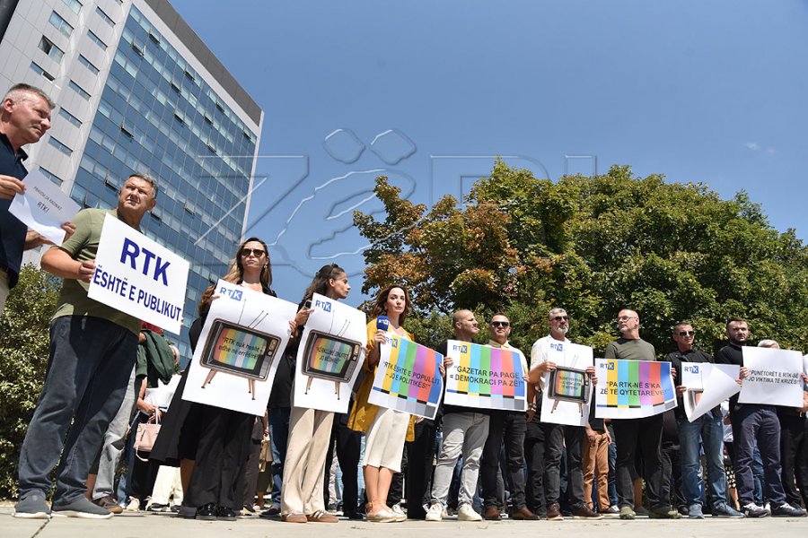 AGK-ja e mbështet protestën e punëtorëve të RTK-së: Qeveria urgjentisht ta alokojë buxhetin për transmetuesin publik