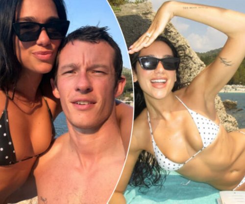 Dua Lipa ndan fotografi nga pushimet në bregdetin shqiptar