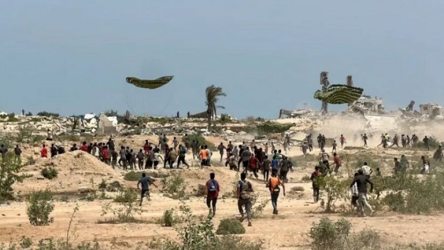 Tragjedi tjetër në Gaza, pakoja e ndihmave e hedhur nga ajri ia merr jetën një të riu