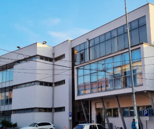 I riu në Prizren u godit në gjoks me thikë, Prokuroria jep detaje