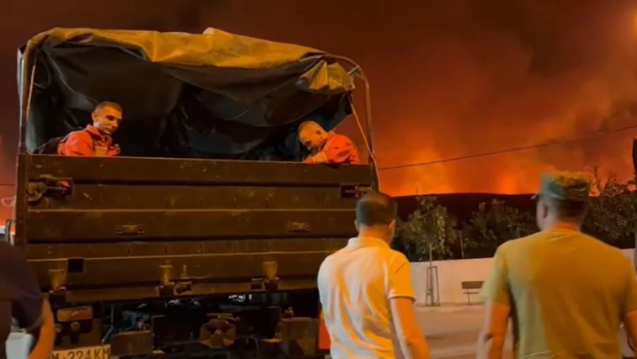 Zjarri përfshinë një tjetër fshat në Gramsh, nis evakuimi i banorëve