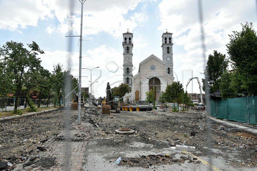 Sqaron Komuna e Prishtinës: Punimet rreth Katedrales nuk ndërhyjnë në zonën e mbrojtur