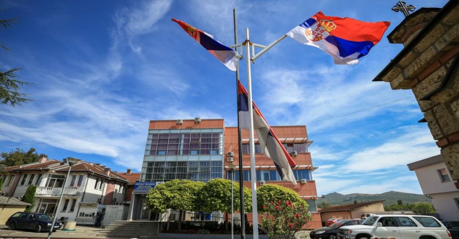 Shqetësimi i serbëve në Graçanicë përballë unitetit shqiptar: Vetëm valixhja na ka mbetur