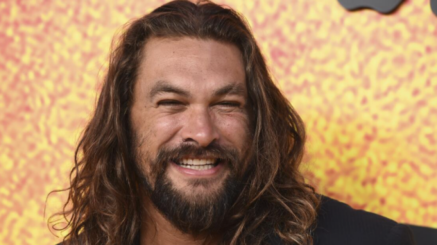 Jason Momoa flet për një situatë të tmerrshme që e bëri të linte duhanin