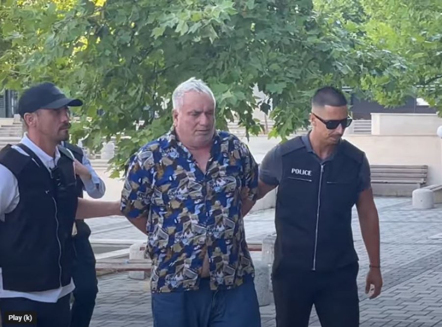 Ramadan Morina, i dyshuari për krime lufte në Burim të Malishevës arrin në gjykatë [video]