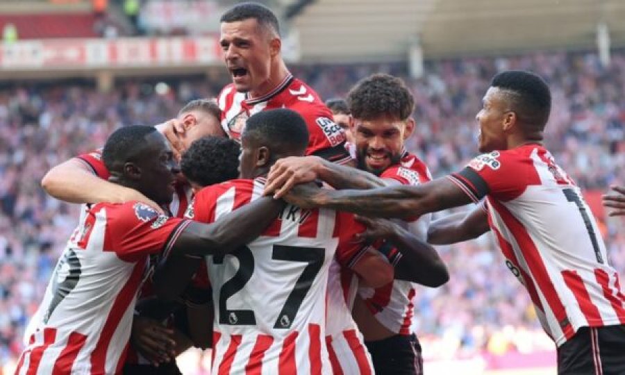 Kapiteni Xhaka e nis me fitore Premierligën me Sunderlandin e tij