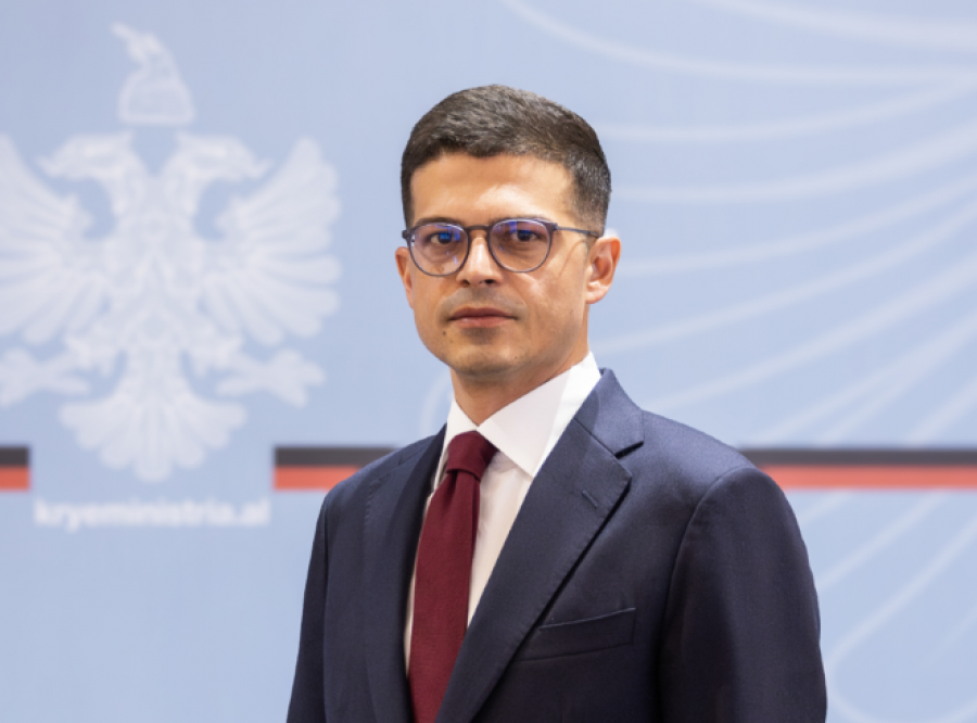 Vengu: Një tjetër ditë në luftë me flakët, këtë herë nga ajri, në Fushë-Arrëz