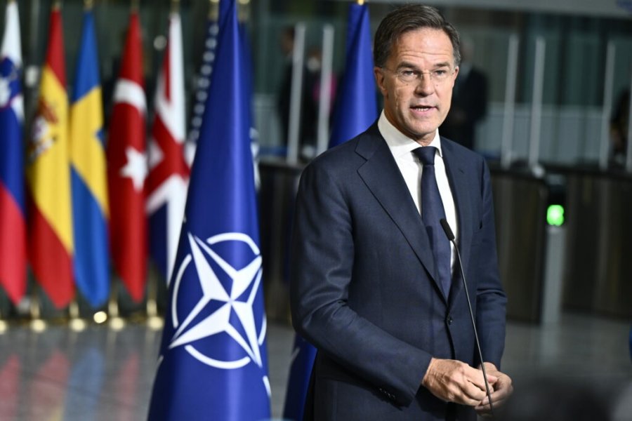 Pas takimit Trump-Putin, shefi i NATO-s udhëton nesër në Washington