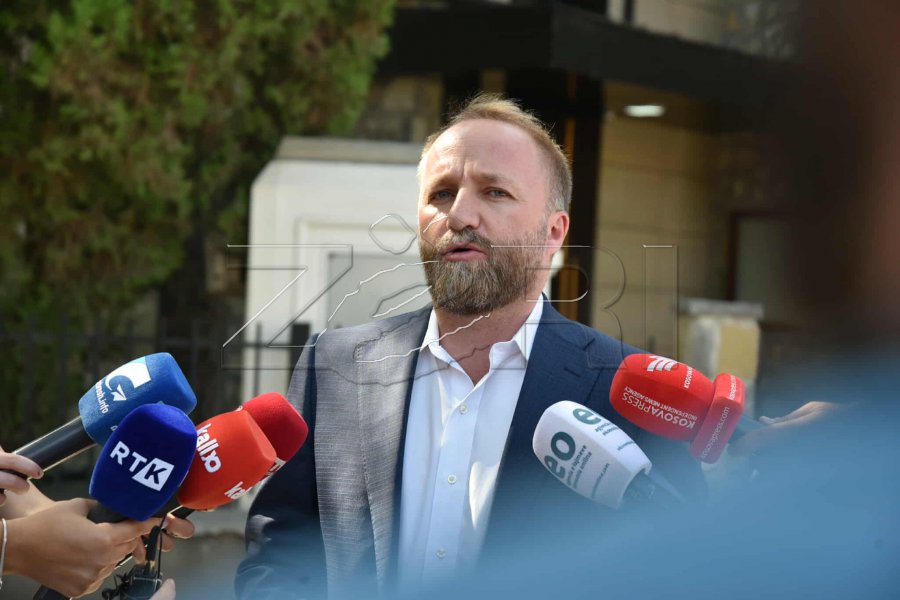 Tahiri  S kemi vota për Konjufcën  çdo votë ndaj tij është votë për Kurtin