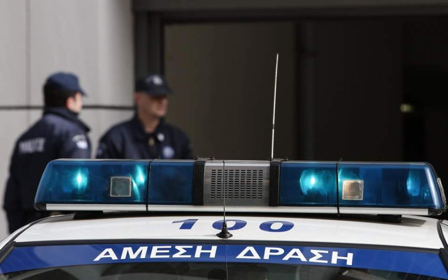 Një shqiptar në Greqi vret gruan e tij