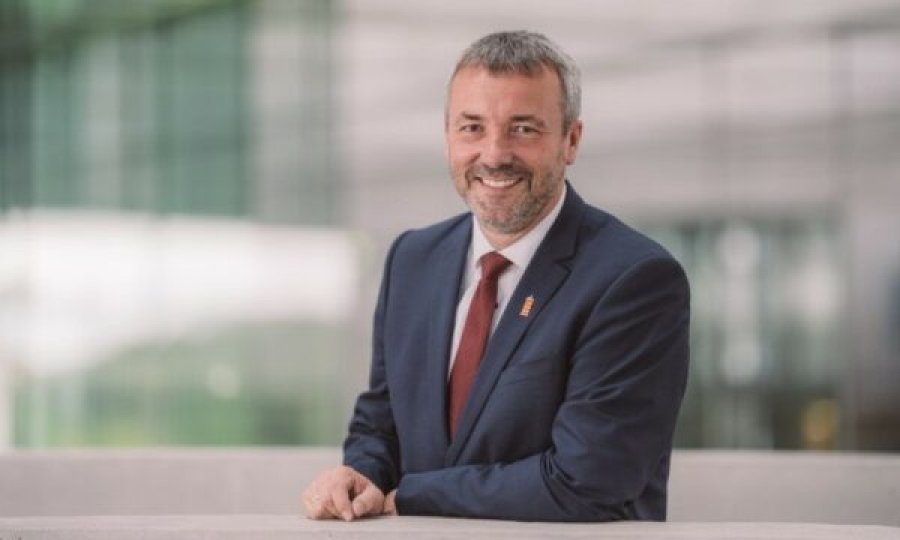 Sekretari parlamentar gjerman sot fillon vizitën në Kosovë